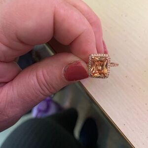 Source Unknown Gold Ring with Orange Gemstone